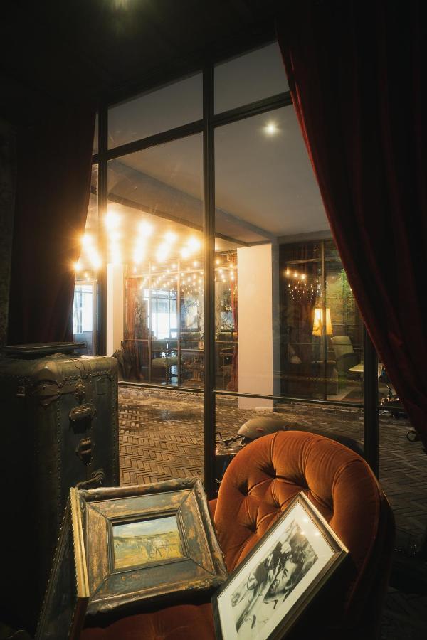 Baan Tuk Din Hotel Bangkok Kültér fotó