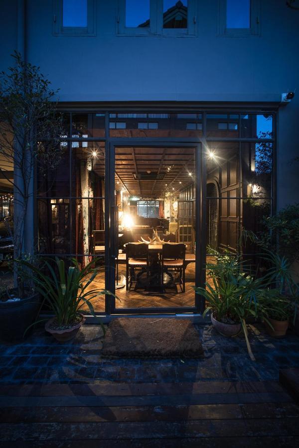 Baan Tuk Din Hotel Bangkok Kültér fotó
