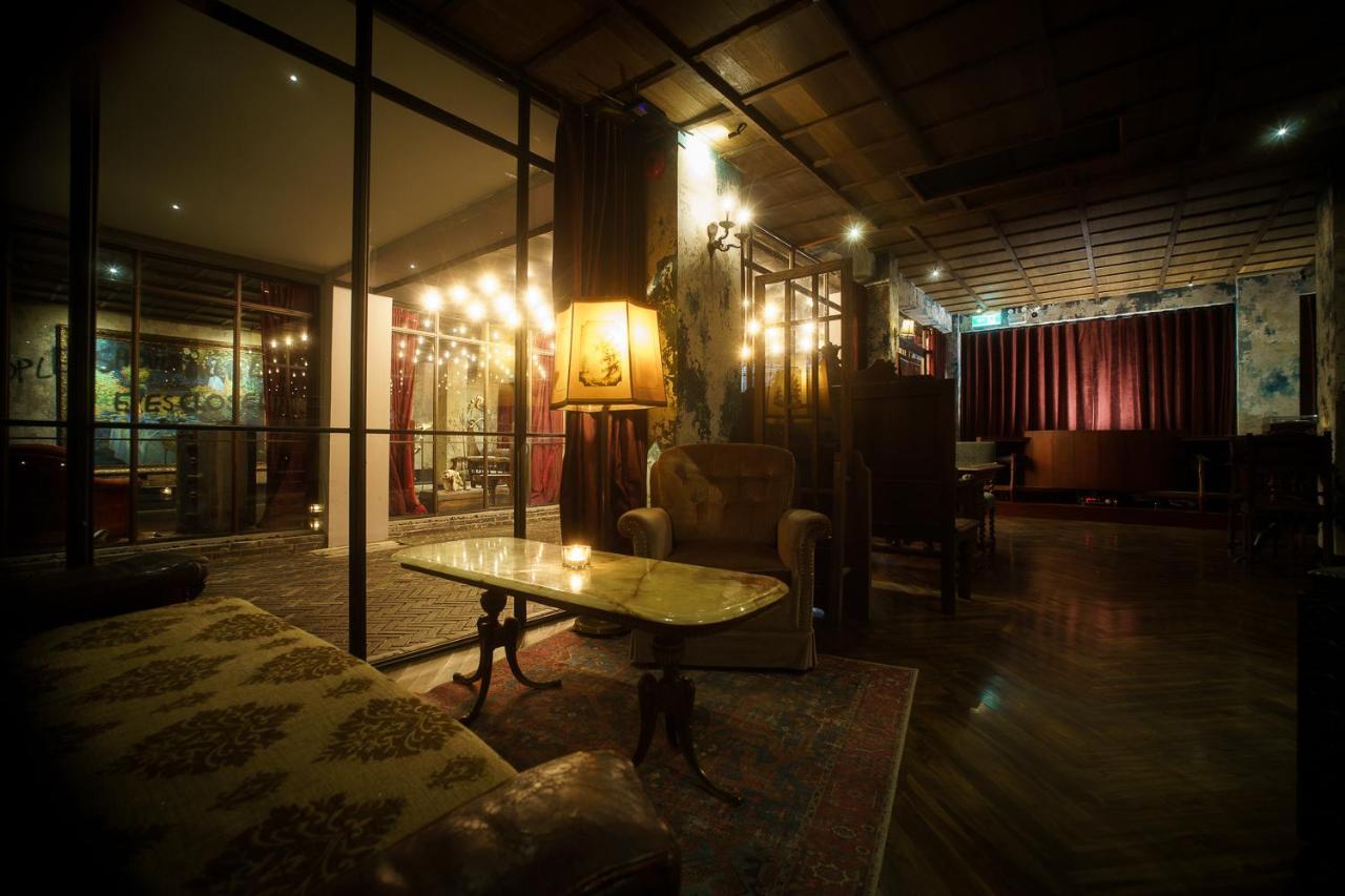 Baan Tuk Din Hotel Bangkok Kültér fotó